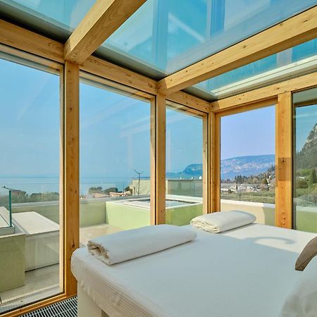 Villa Sunny Lake Suites Bardolino Exterior photo