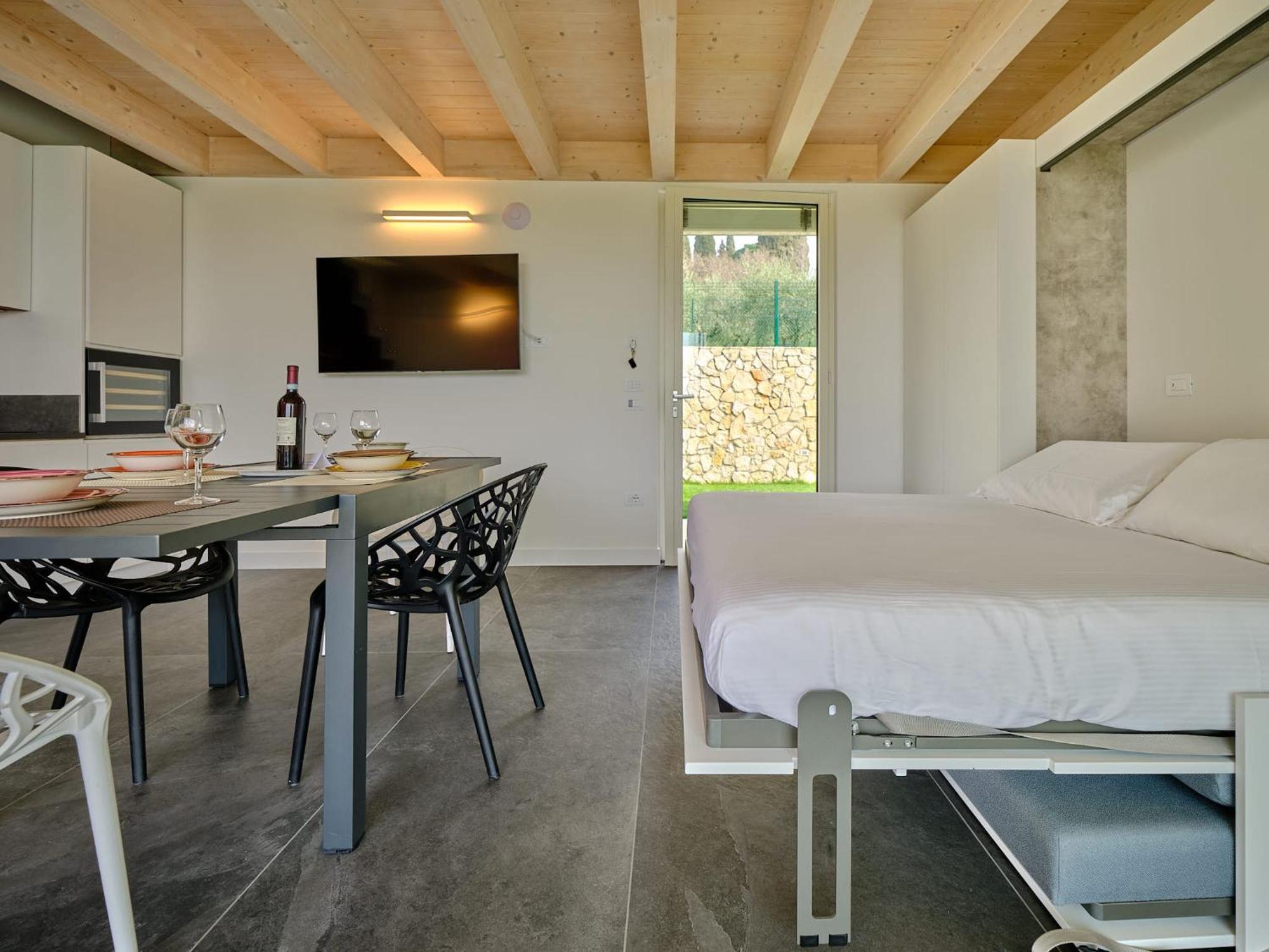 Villa Sunny Lake Suites Bardolino Exterior photo