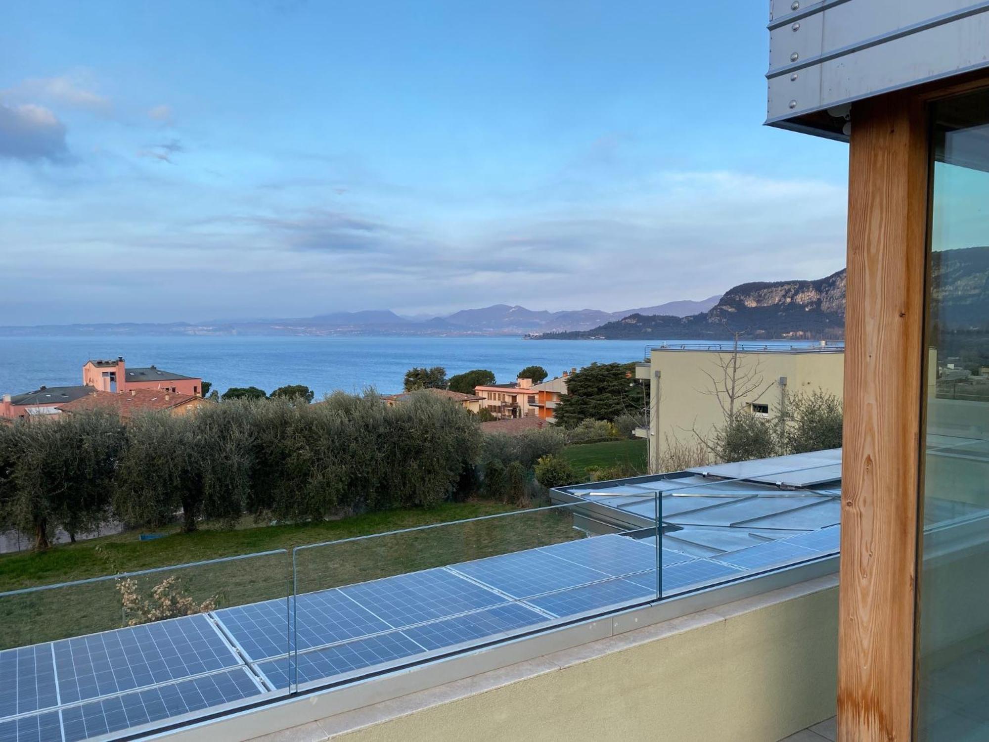 Villa Sunny Lake Suites Bardolino Exterior photo