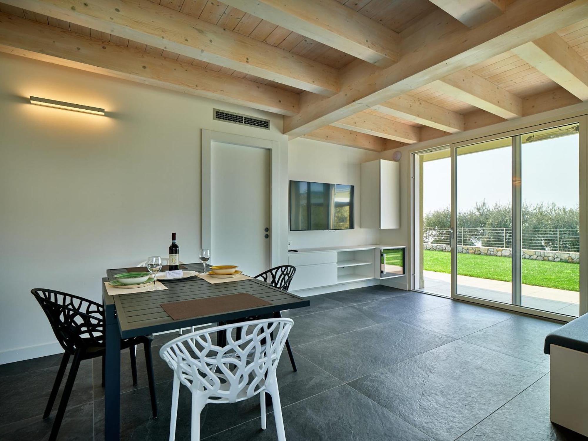Villa Sunny Lake Suites Bardolino Exterior photo
