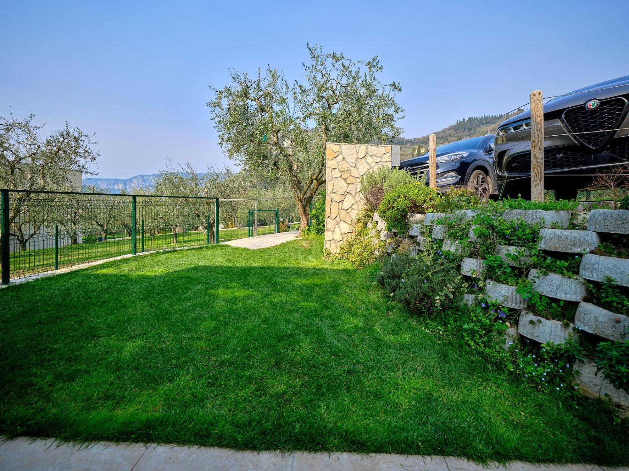 Villa Sunny Lake Suites Bardolino Exterior photo
