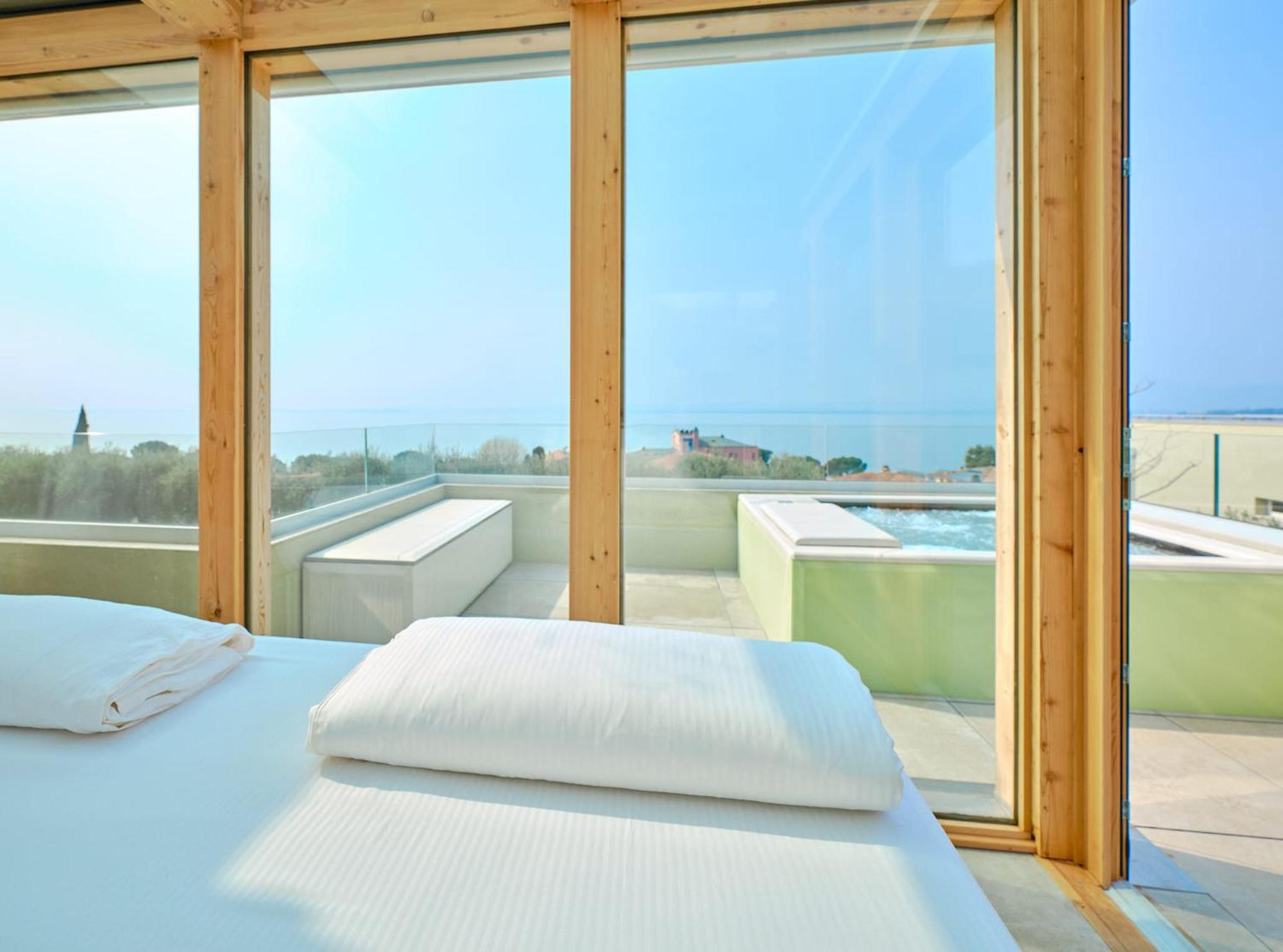 Villa Sunny Lake Suites Bardolino Exterior photo