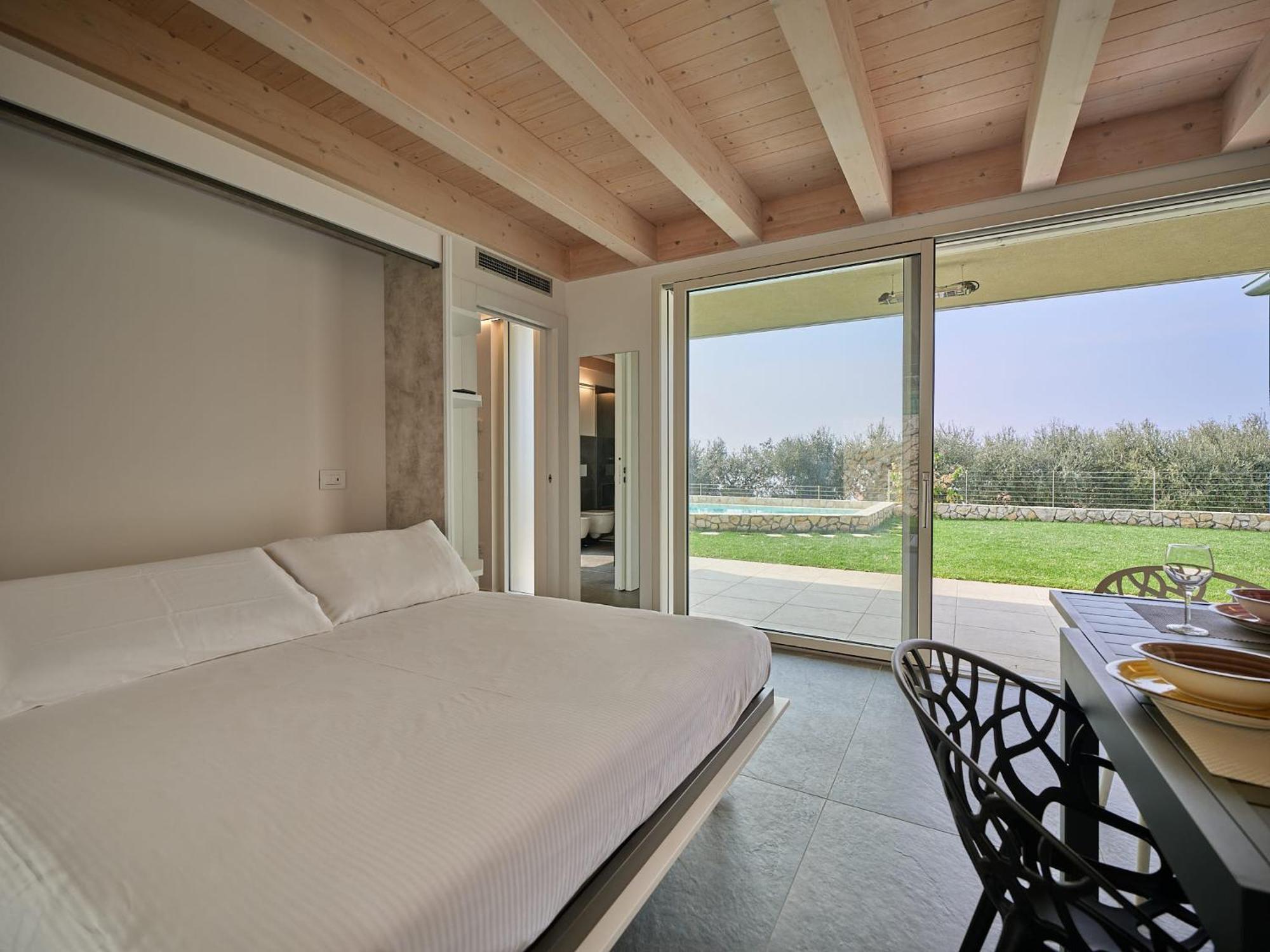 Villa Sunny Lake Suites Bardolino Exterior photo