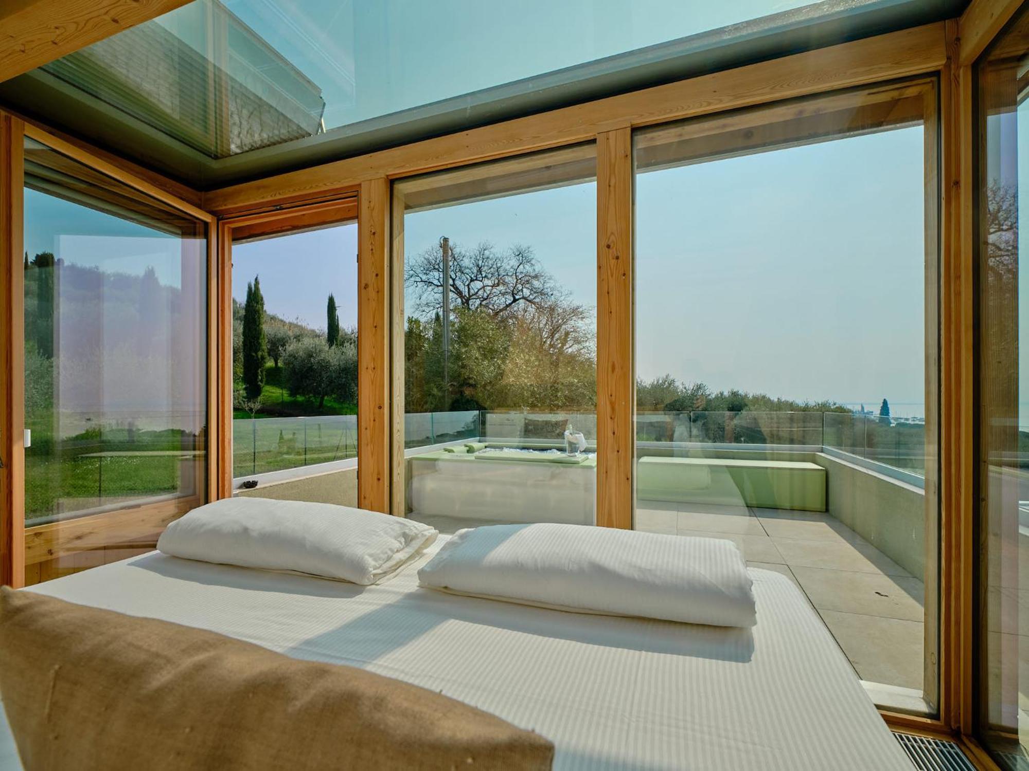 Villa Sunny Lake Suites Bardolino Exterior photo