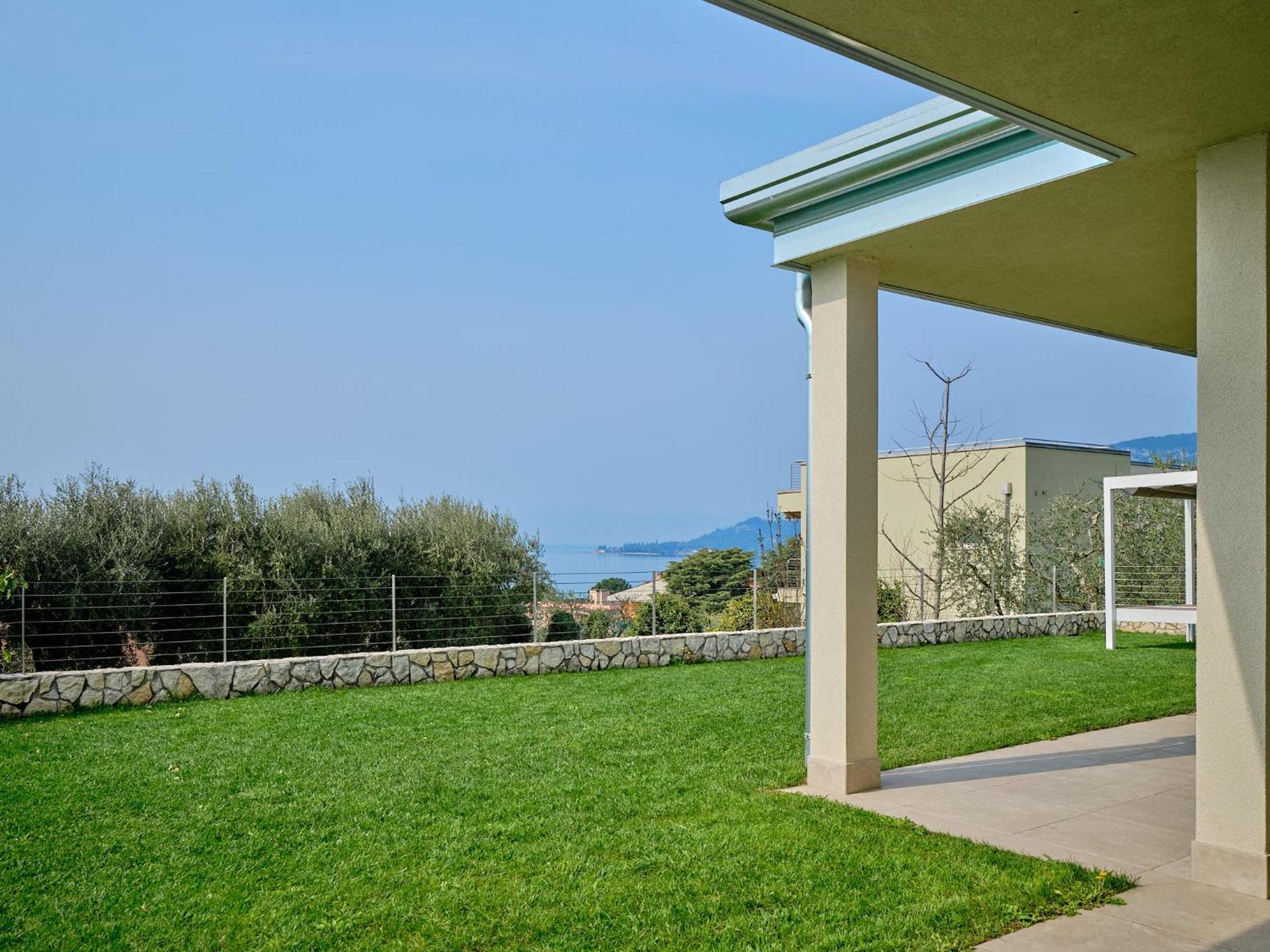 Villa Sunny Lake Suites Bardolino Exterior photo