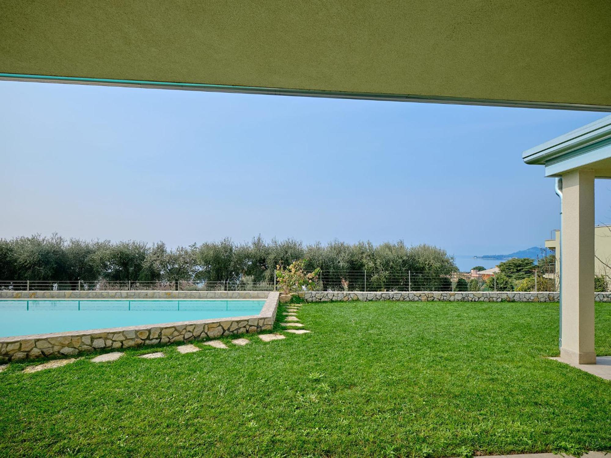 Villa Sunny Lake Suites Bardolino Exterior photo
